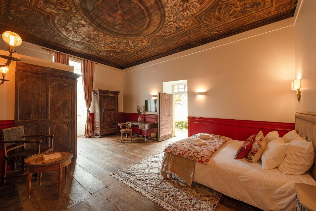 مبيت وإفطار Autoire Manoir De Laroque Delprat المظهر الخارجي الصورة