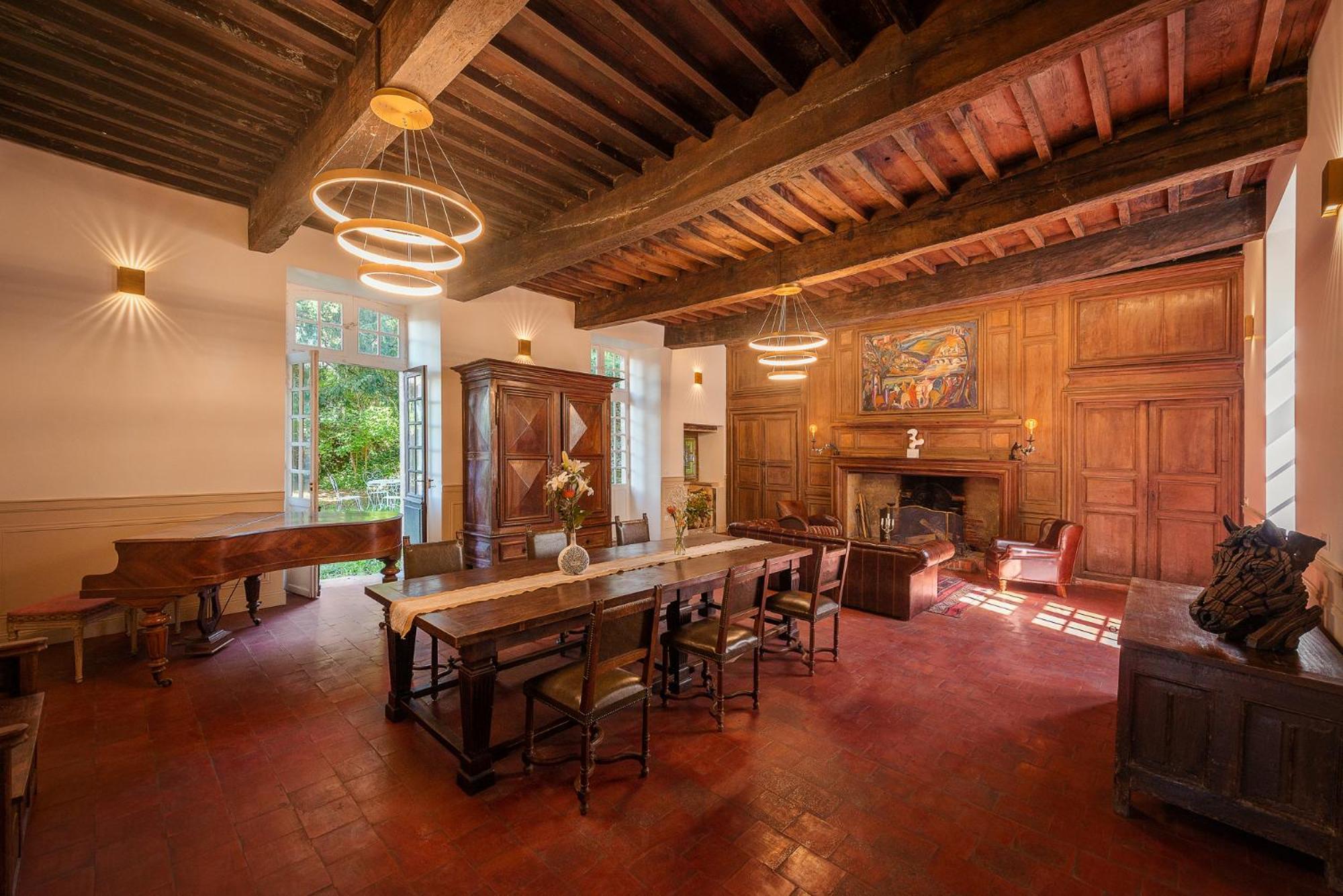 مبيت وإفطار Autoire Manoir De Laroque Delprat المظهر الخارجي الصورة